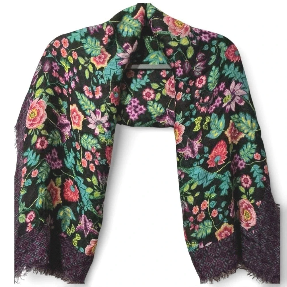 Vera Bradley Petite Vines Large 54 x 54 Black Floral Wool‎ Scarf / Shawl NWT